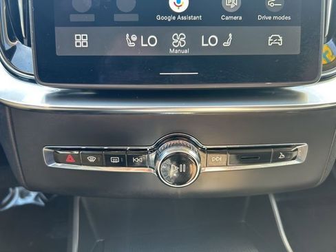 Certified 2025 Volvo XC90 B6 Plus AWD/4WD image 21