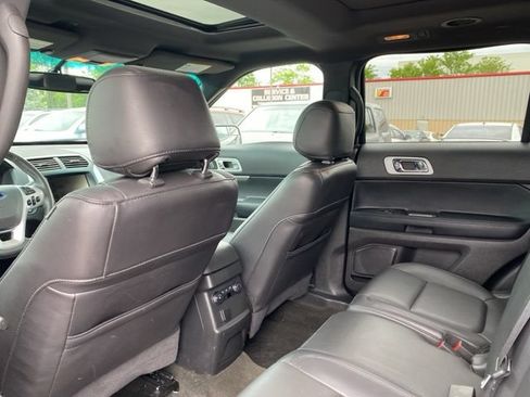 Used 2015 Ford Explorer XLT w/ Equipment Group 202B AWD/4WD image 15