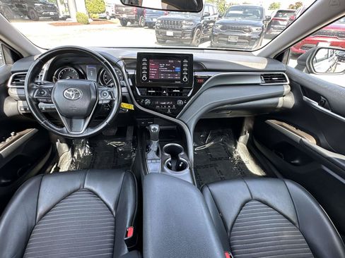 Used 2024 Toyota Camry SE FWD image 9