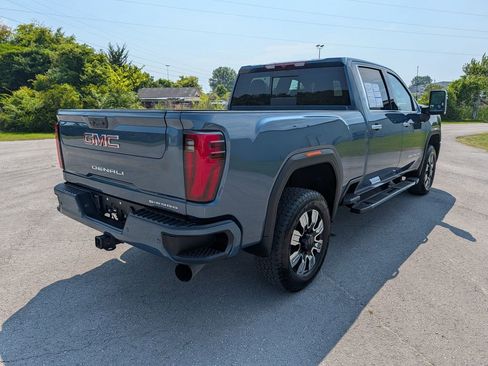 Used 2025 GMC Sierra 2500 Denali AWD/4WD image 3