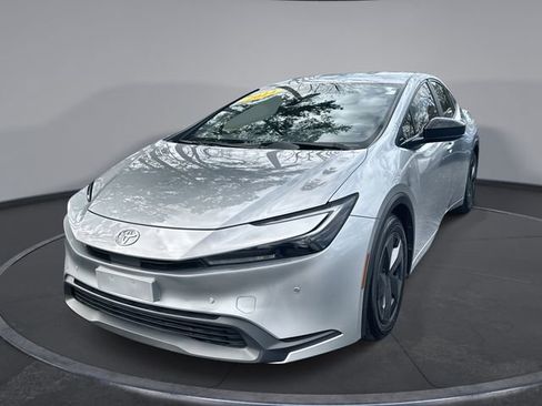 Used 2024 Toyota Prius LE image 1