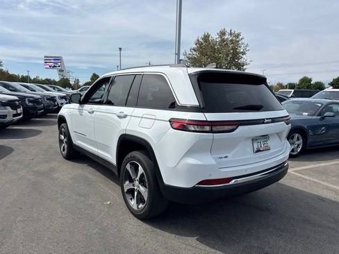 Used 2023 Jeep Grand Cherokee 4WD 4xe image 2