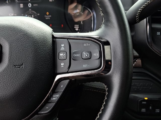 Used 2025 RAM 3500 Limited AWD/4WD image 27