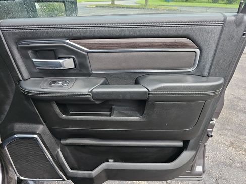 Used 2025 RAM 2500 Laramie AWD/4WD image 14
