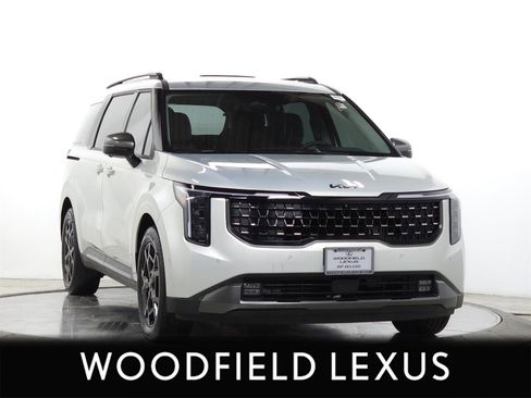 Used 2025 Kia Carnival SX Prestige image 1