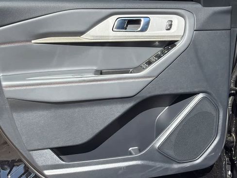 New 2026 Ford Explorer Active RWD image 11