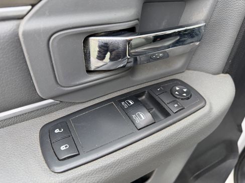 Used 2017 RAM 5500 Tradesman w/ Power & Remote Entry Group image 19