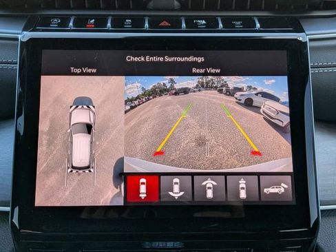 New 2025 Jeep Grand Cherokee Limited w/ Luxury Tech Group II RWD image 19