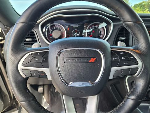 Used 2018 Dodge Challenger R/T Scat Pack w/ Leather Interior Group RWD image 22