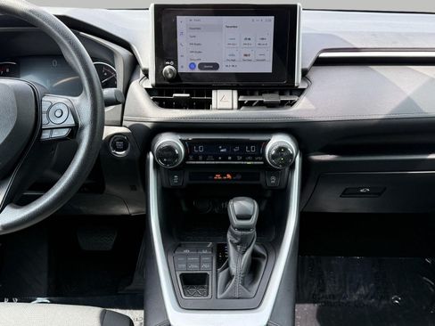 Used 2025 Toyota RAV4 XLE AWD/4WD image 32