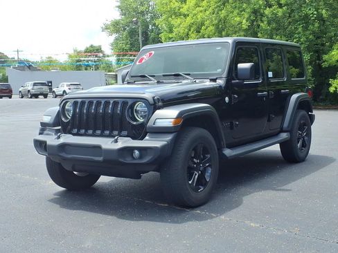 Used 2020 Jeep Wrangler Unlimited Sport AWD/4WD image 3