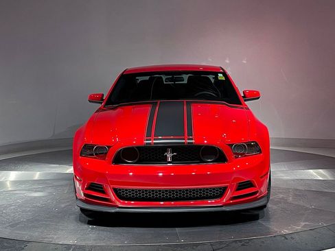 Used 2013 Ford Mustang Boss 302 w/ Boss 302 Accessory Pkg RWD image 3