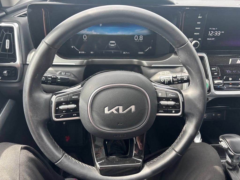 Certified 2023 Kia Sorento SX AWD/4WD image 17