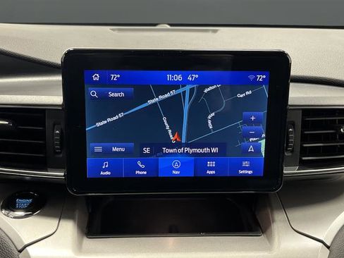 Used 2023 Ford Explorer XLT image 10