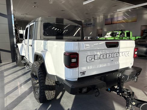 New 2025 Jeep Gladiator Willys image 5