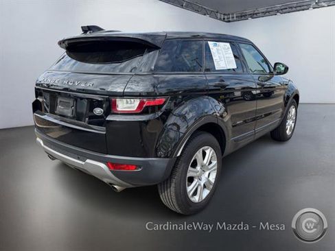 Used 2019 Land Rover Range Rover Evoque SE image 4