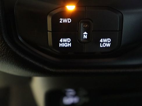 Used 2026 RAM 2500 Laramie AWD/4WD image 65