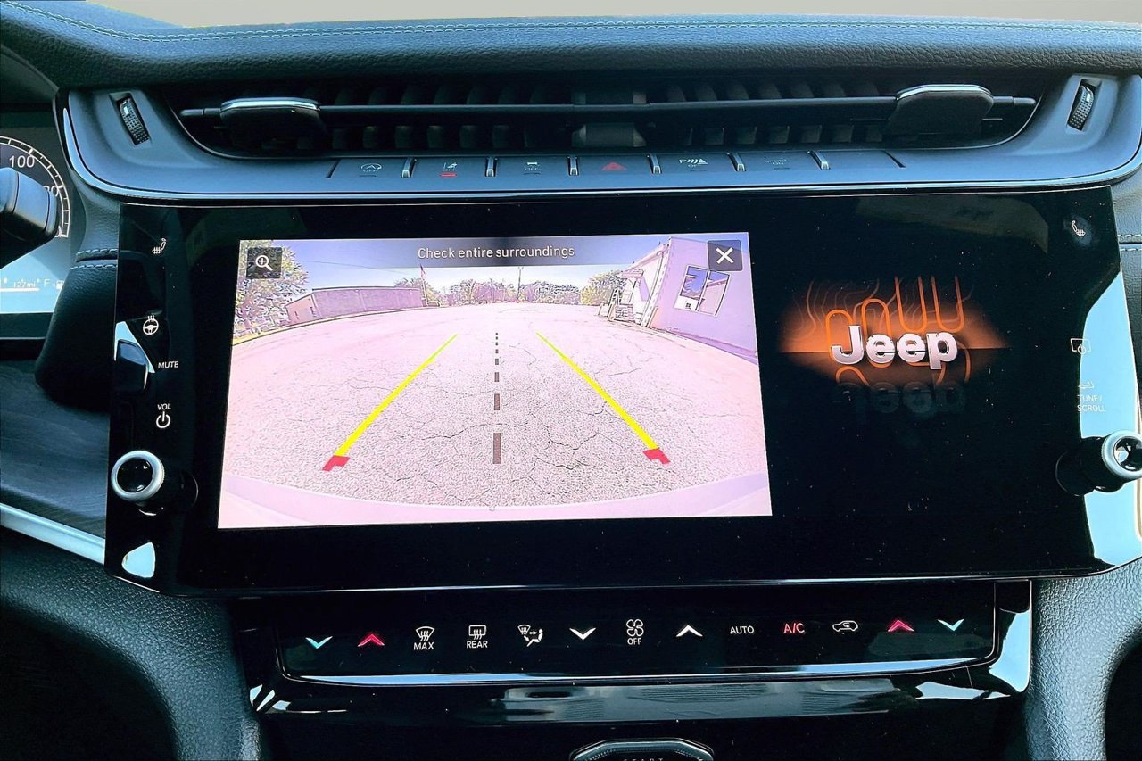 New 2027 Jeep Grand Cherokee Altitude RWD image 13