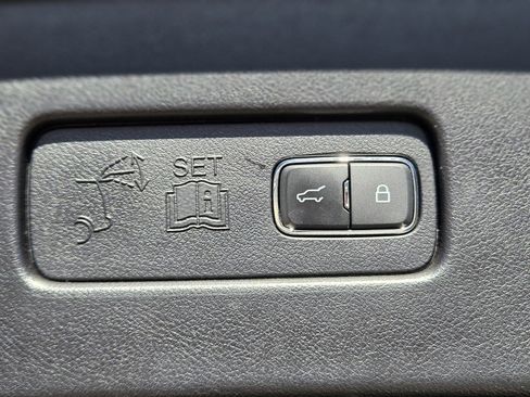 Used 2020 Lincoln Aviator Reserve w/ Elements Package Plus image 33