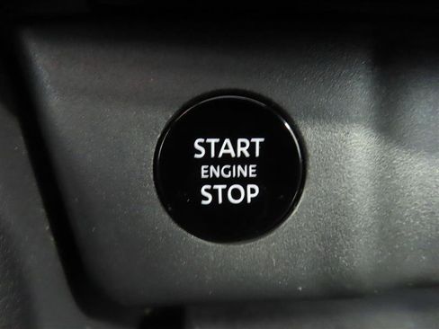 Used 2024 Nissan Rogue SV w/ SV Premium Package FWD image 19