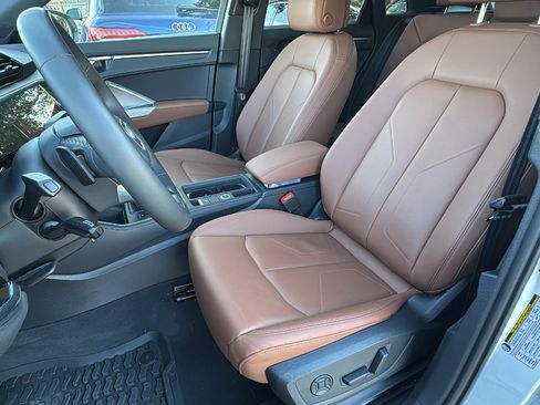 Certified 2025 Audi Q3 2.0T Premium image 14