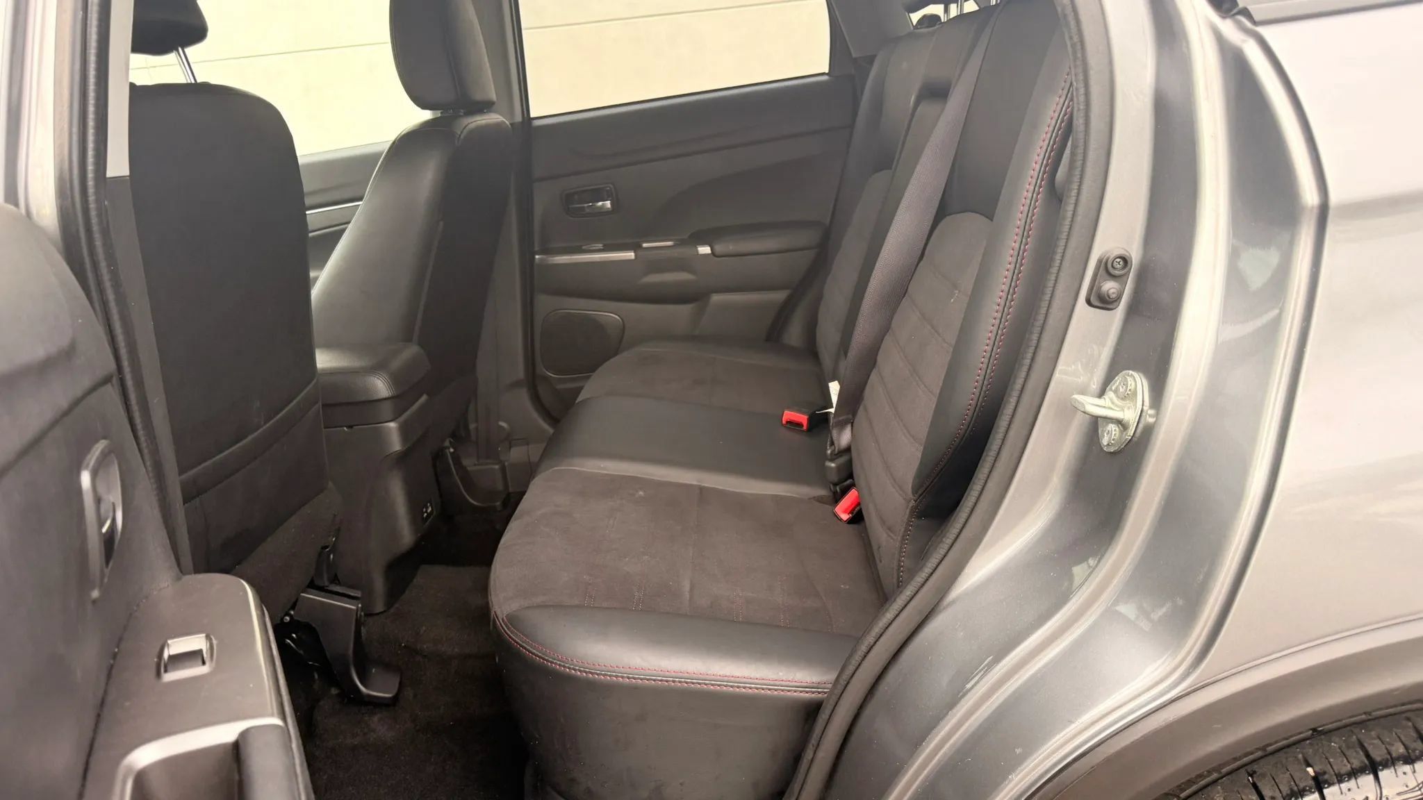 Used 2024 Mitsubishi Outlander Sport SE AWD/4WD image 13