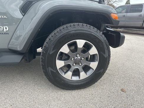 Used 2023 Jeep Wrangler Unlimited Sahara w/ Cold Weather Group AWD/4WD image 32