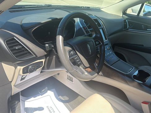 Used 2019 Lincoln Nautilus Reserve AWD/4WD image 14
