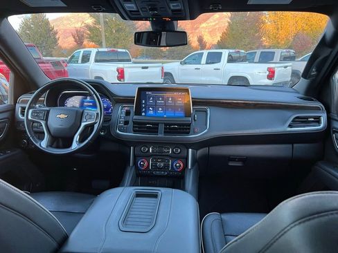 Used 2022 Chevrolet Tahoe Premier AWD/4WD image 23