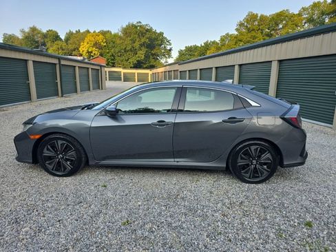 Used 2019 Honda Civic EX image 2