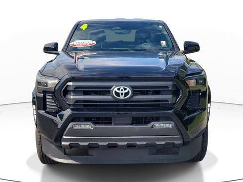 Certified 2024 Toyota Tacoma SR5 AWD/4WD image 2