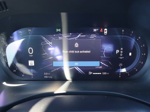 Used 2025 Volvo XC60 B5 Plus image 24