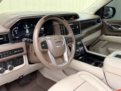 Used 2023 GMC Yukon Denali w/ Denali Reserve Package AWD/4WD image 15