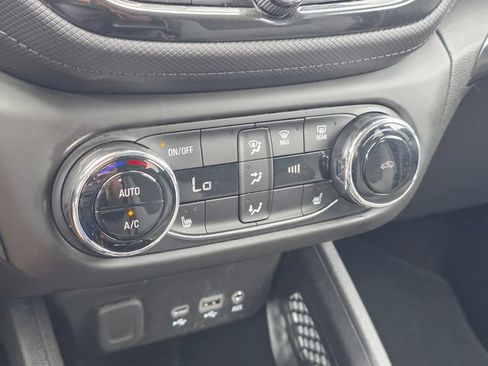 Used 2023 Chevrolet TrailBlazer LT w/ Convenience Package FWD image 25