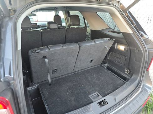 Used 2022 Ford Explorer XLT w/ Equipment Group 202A image 21