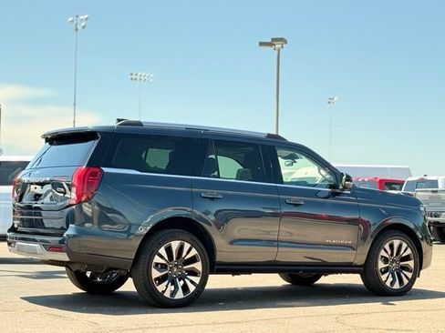 Used 2025 Ford Expedition Platinum w/ Driver's Package AWD/4WD image 47