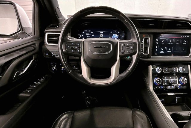 Used 2023 GMC Yukon XL Denali w/ Advanced Technology Package AWD/4WD image 6