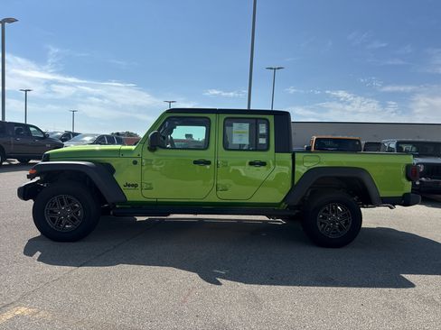 New 2026 Jeep Gladiator Sport AWD/4WD image 6