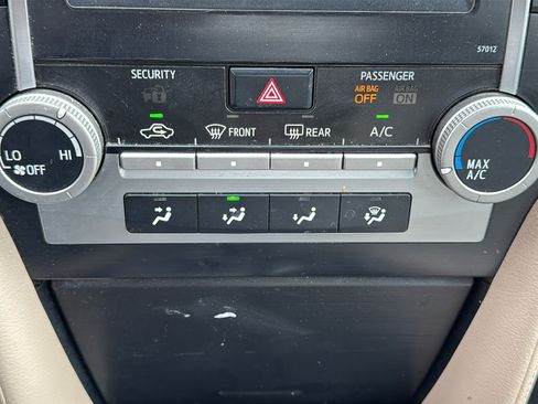 Used 2012 Toyota Camry LE image 16