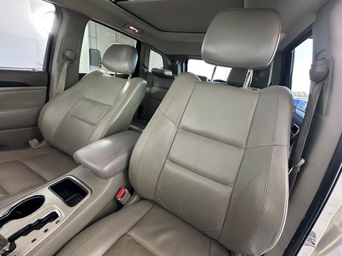 Used 2012 Jeep Grand Cherokee Laredo image 22