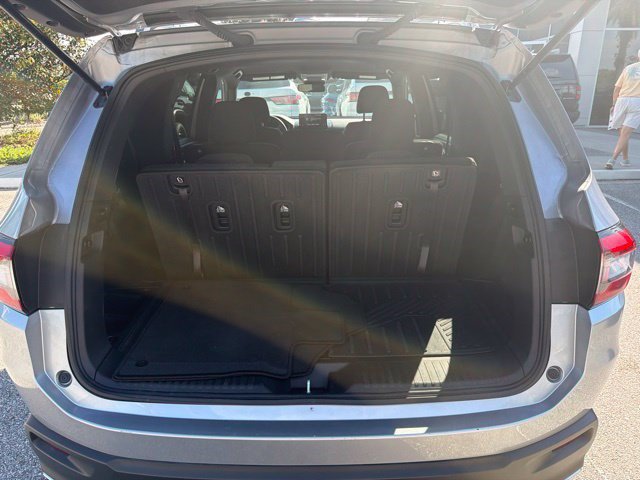 Used 2025 Honda Pilot Sport image 5