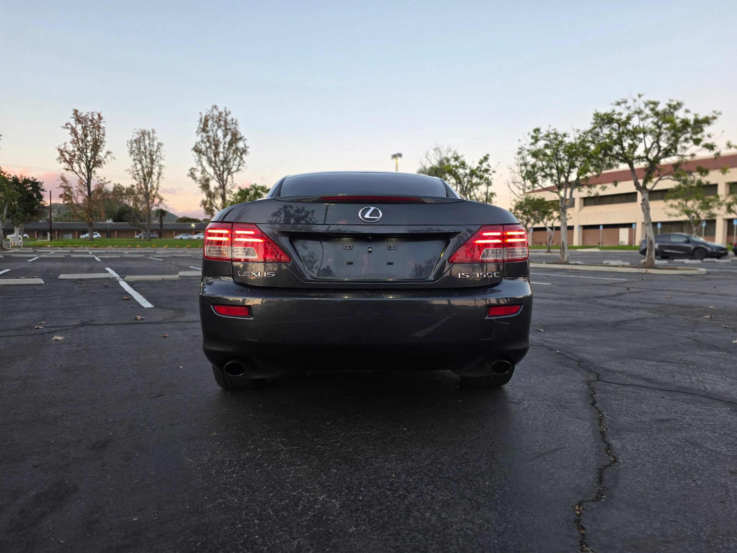 Used 2010 Lexus IS 350C w/ Luxury Pkg RWD image 5