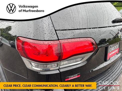 Used 2020 Jeep Grand Cherokee Laredo AWD/4WD image 13