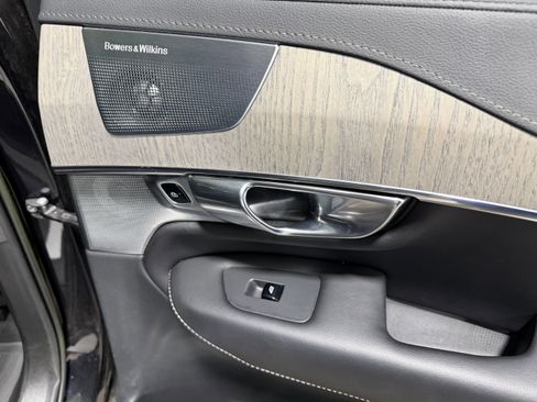 Used 2023 Volvo XC90 B6 Ultimate w/ Protection Package image 28