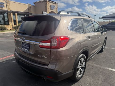 Used 2021 Subaru Ascent Premium w/ Convenience Package image 7