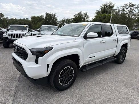 Used 2024 Toyota Tacoma TRD Sport RWD image 5