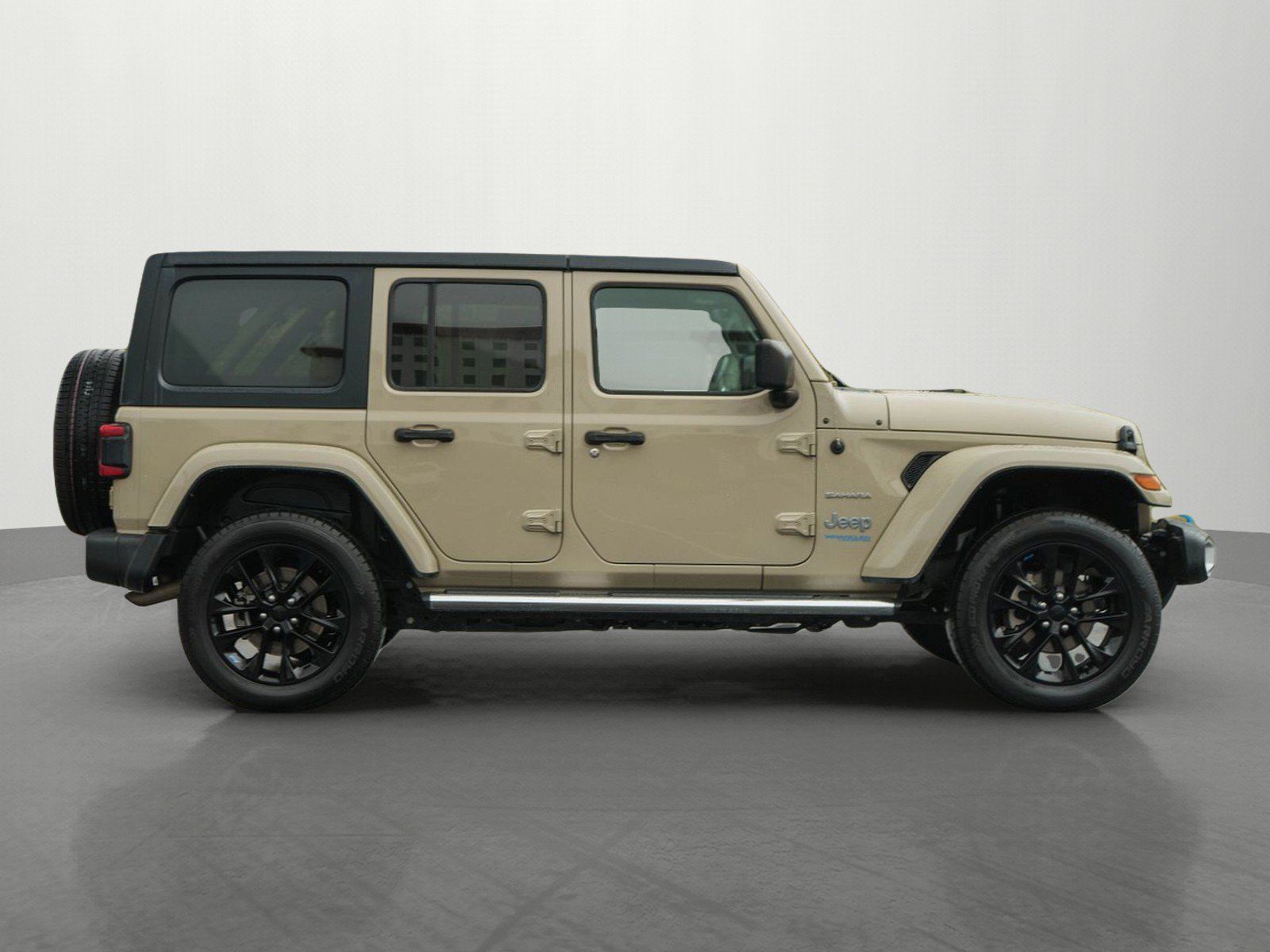 Used 2022 Jeep Wrangler Unlimited Sahara w/ Cold Weather Group AWD/4WD image 8