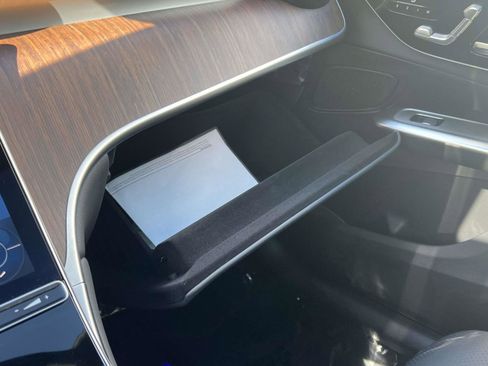 Used 2025 Mercedes-Benz GLC 350e 4MATIC image 14