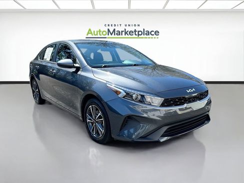 Used 2023 Kia Forte LXS image 1