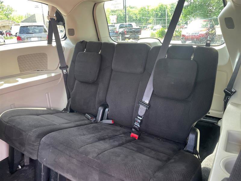 Used 2015 Dodge Grand Caravan SXT FWD image 10